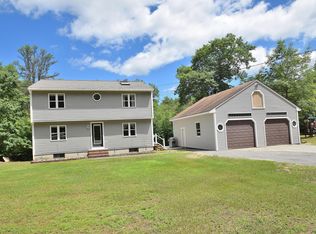 621 Webbs Mills Rd, Raymond, ME 04071