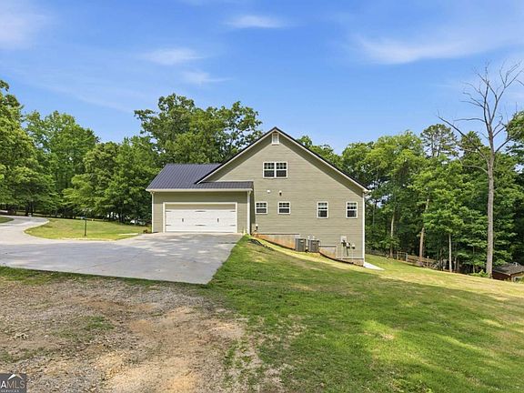 4th image of 306 Oak Ridge Dr