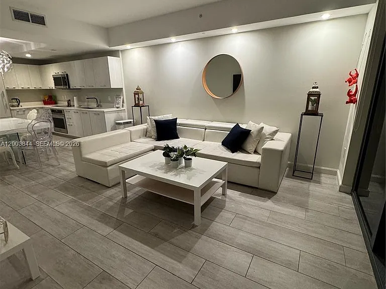 55 SW 9th St #1204 — Photo 5