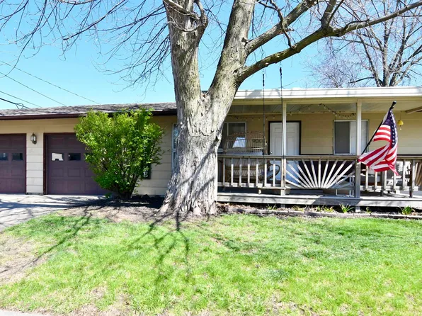 900 N Cheney St, Taylorville, IL 62568