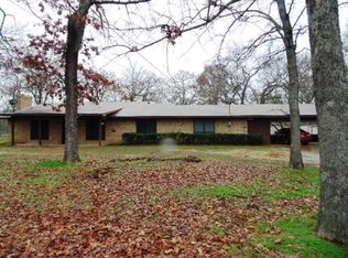 15 Huckleberry Ln, Malakoff, TX 75148