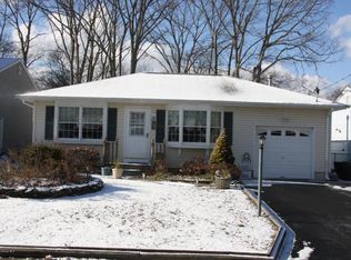 607 Academy Dr, Point Pleasant Beach, NJ 08742