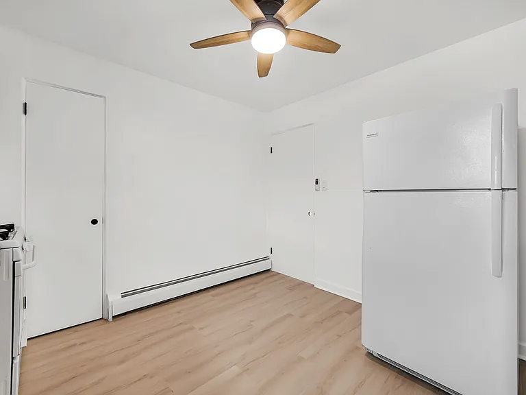 1307 Calumet Ave — Photo 7