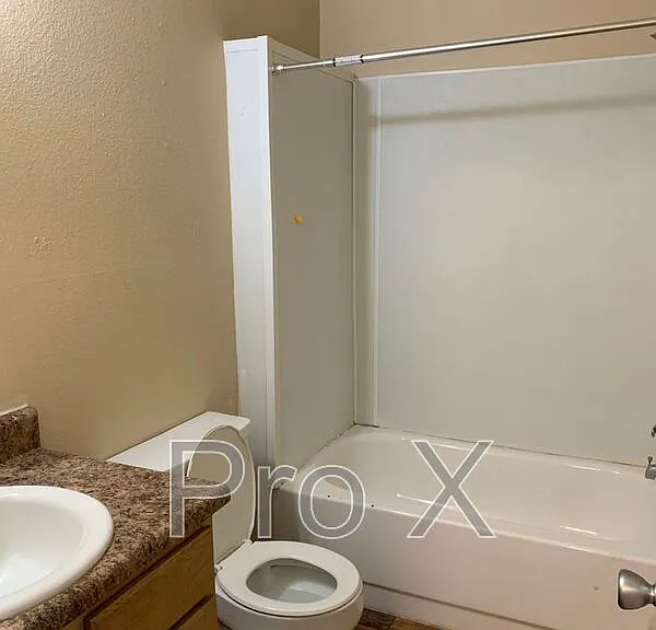 930 N Goetz Blvd #1 — Photo 11