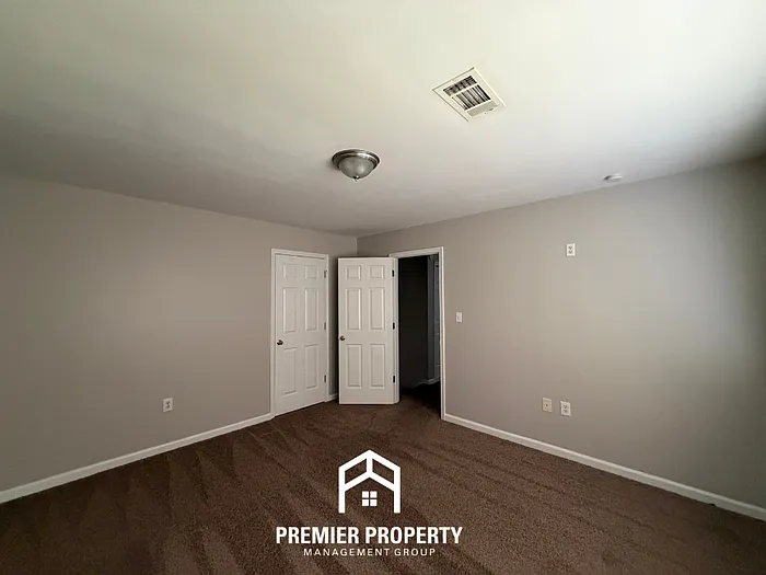 7118 Roundstone Dr — Photo 15