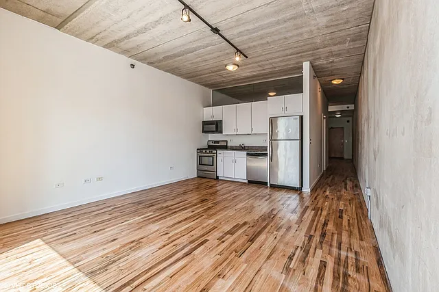 630 N Franklin St #702 — Photo 4