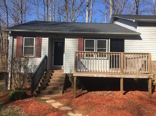4 Shore Dr, Greenville, SC 29611