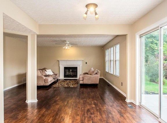 4th image of 3484 Crosstree Ct