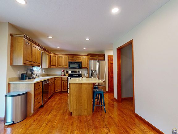 4th image of 3404 SE 39th Ter