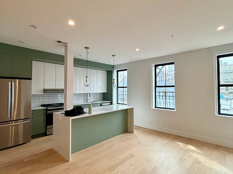 322 3rd St #2 — Photo 13