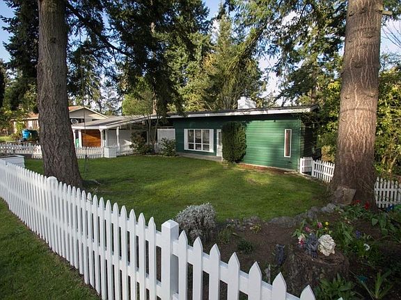 Outside-Fenced front yard