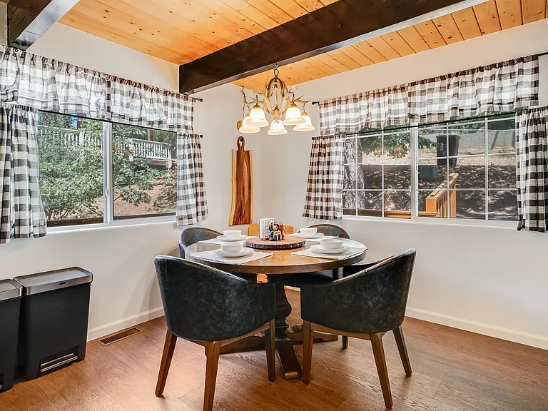 692 Santa Barbara Ave — Photo 34
