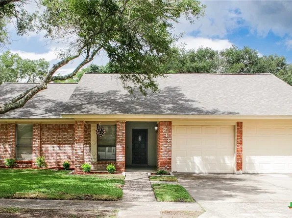 211 Alamogordo Dr, Victoria, TX 77904