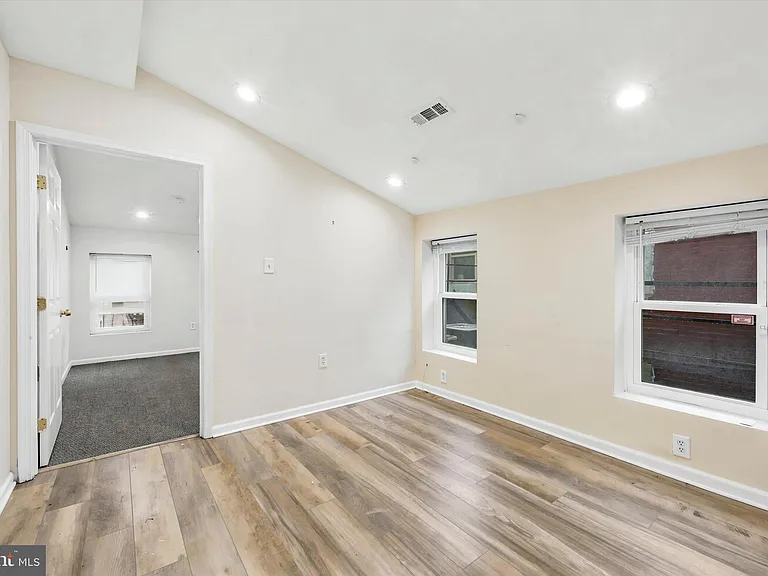 33 S 19th St #3 — Photo 1