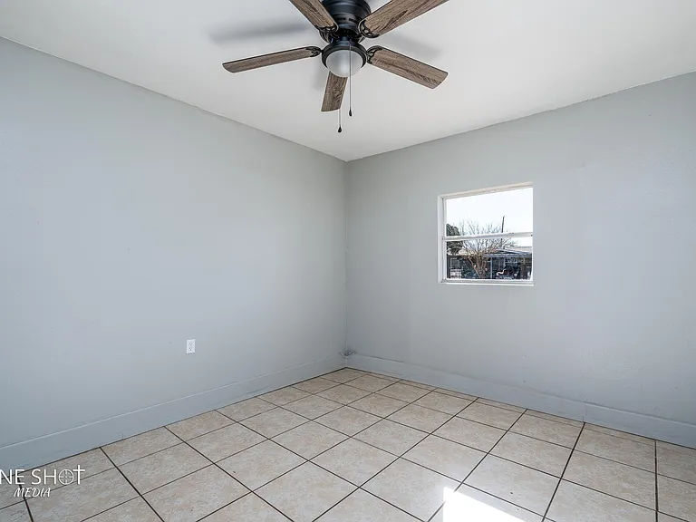 5226 Questa Dr — Photo 18