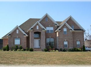 1004 Cabriolet Ct, Gallatin, TN 37066