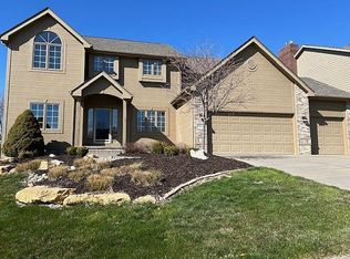 19812 Douglas Cir, Elkhorn, NE 68022