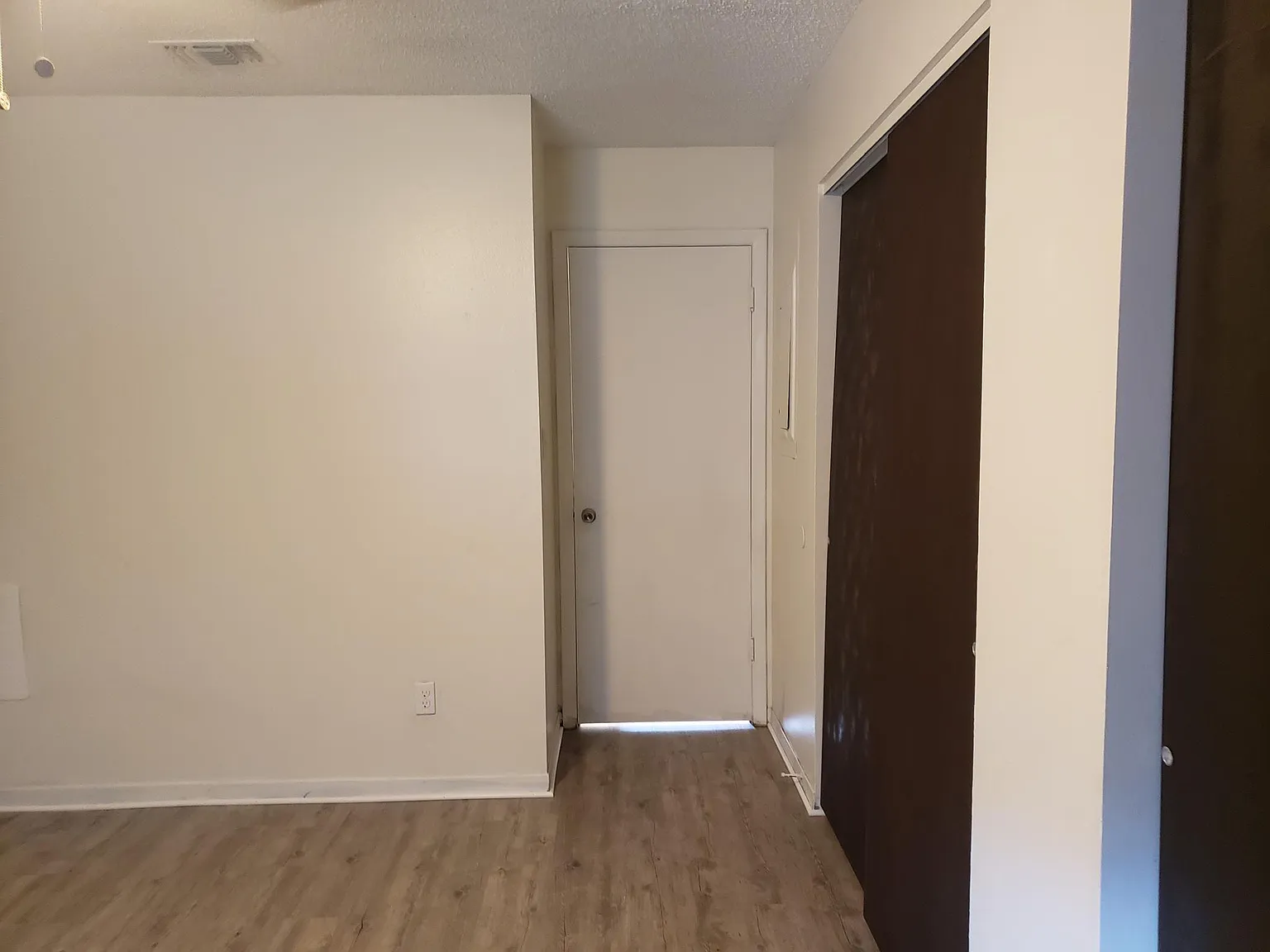 2 bed, 981 sqft, $1,375 — Photo 4