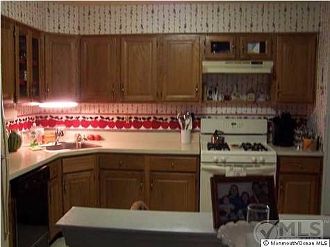 5th image of 402 Aberdeen Ln #22