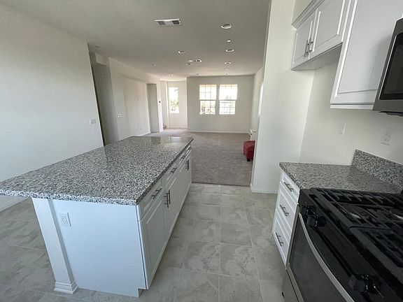 Kitchen/living room.