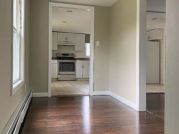 2 bed, 1350 sqft, $2,700 — Photo 2