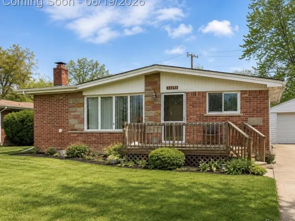 33251 Parkwood St, Westland, MI 48186
