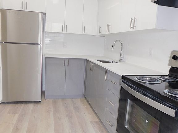 4th image of 220 Kemp Cres