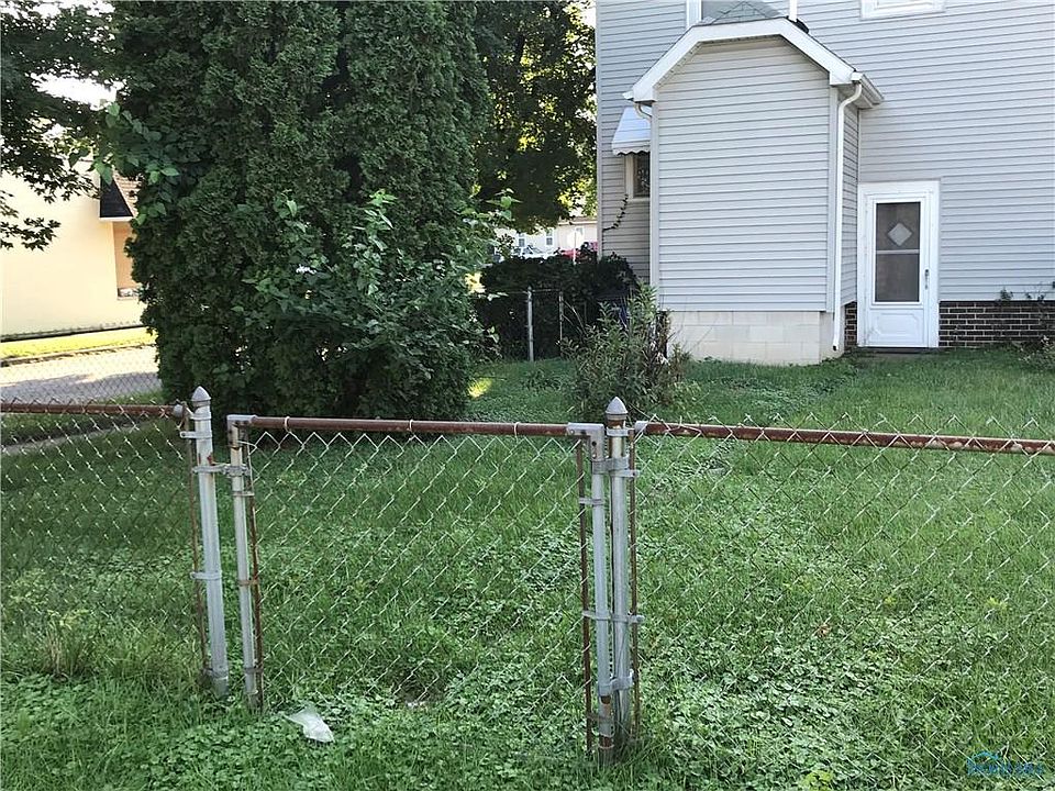 2nd image of 3854 Upton Ave