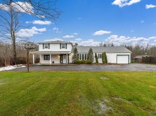 1940 Stony Point Rd, Grand Island, NY 14072