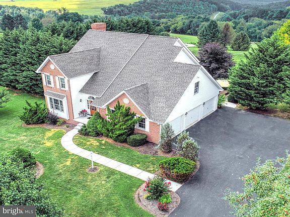 3rd image of 4771 Skyview Dr