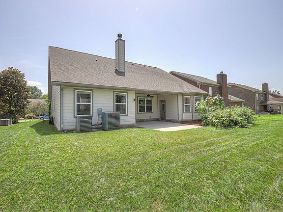 3rd image of 5033 Saint Ives Dr