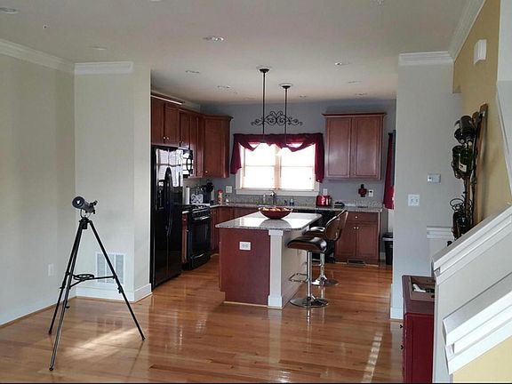 3rd image of 5603 44th Ave