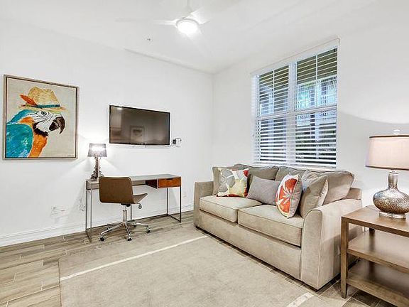 4th image of 101 E Coda Cir #C