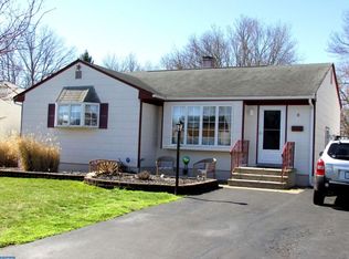 6 Hardwick Dr, Ewing, NJ 08638