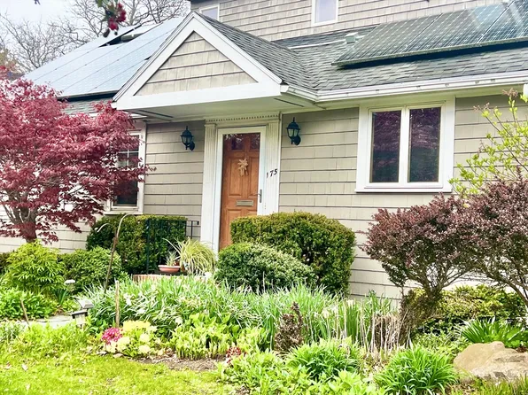 175 Grove St, Cambridge, MA 02138