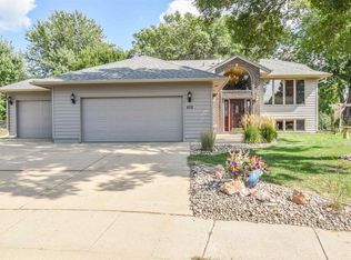 412 N Linwood Ct, Sioux Falls, SD 57103
