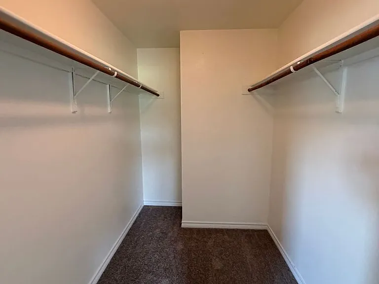 300 Stanford Dr — Photo 7