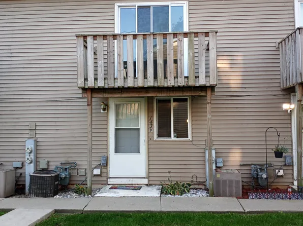 143 Forest Ave APT D, Fox Lake, IL 60020