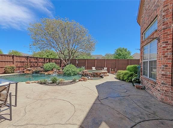 4th image of 1400 Gladewater Dr