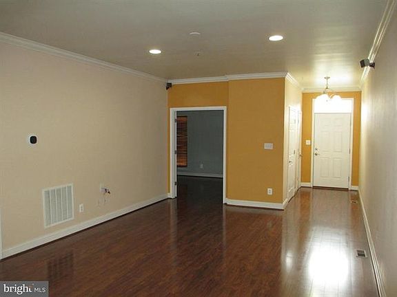 3rd image of 510 Lothian Way Unit 195