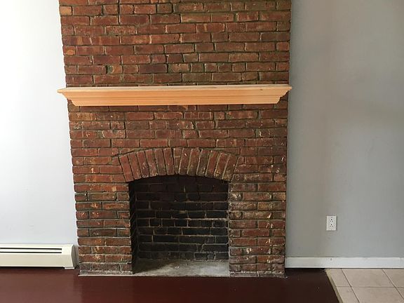 4th image of 236 Clinton Ave #2