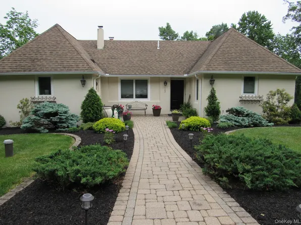 107 Pine Hill Road, Chester, NY 10918