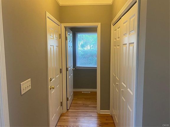 5th image of 5212 Hook Cir