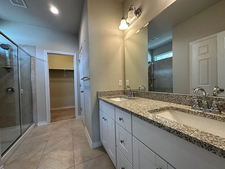 10901 Mickelson Dr — Photo 15