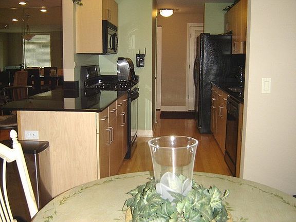 5th image of 865 E 22nd St #B302