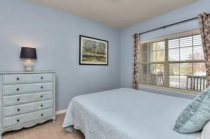 323 Sycamore St — Photo 35