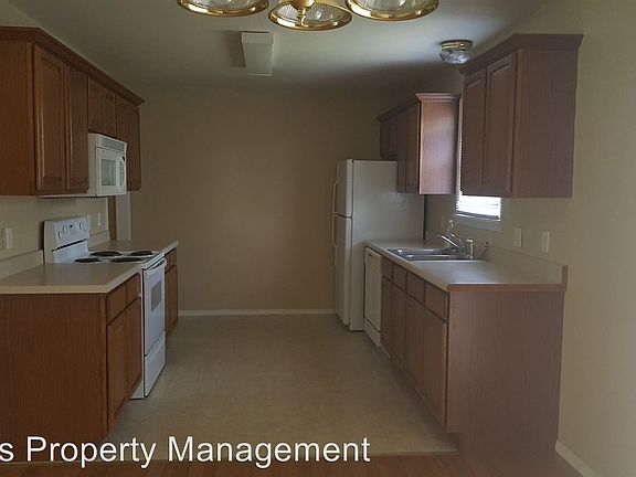 5th image of 420 Woodland Dr E