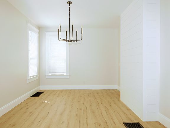 5th image of 389 Alden Ave