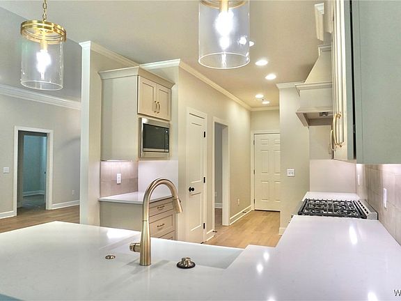 5th image of 13931 Hemlock Dr
