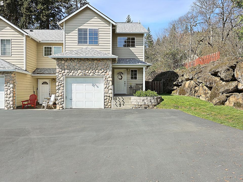 1st image of 182 SW Riverwatch Dr